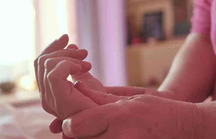 Massage your fingers to get rid of arthritis in fingers