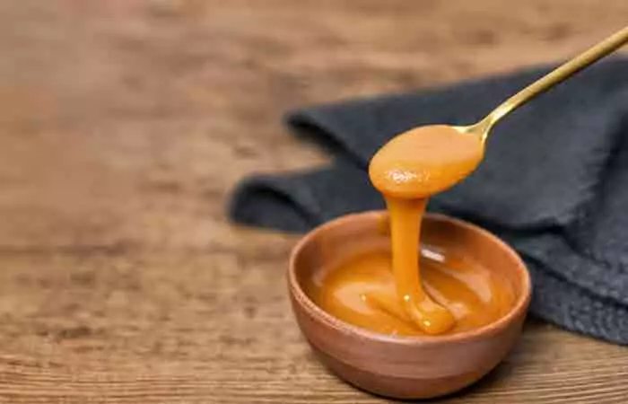 Try applying manuka honey for poison oak itch