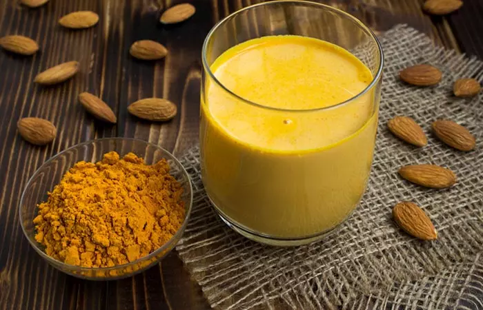 Almond oil and turmeric for dark circles