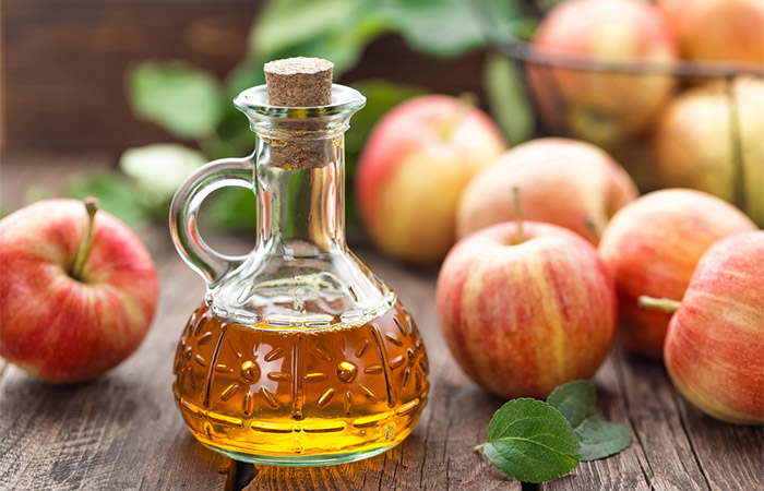 Apple cider vinegar may help remove skin tags