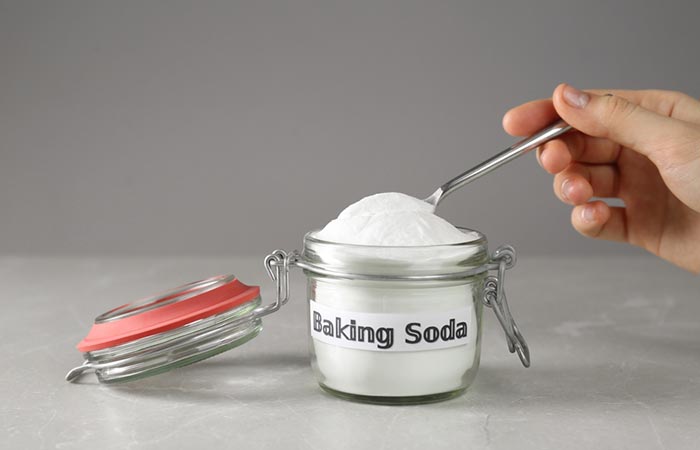 Baking soda for removing coconut oil out of hair