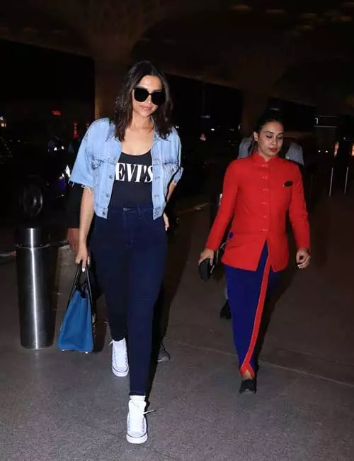 Deepika's Fashionable Airport Denim Look