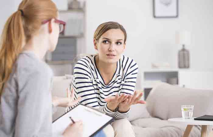 Talking to a therapist is an effective method of treatment for dermatillomania
