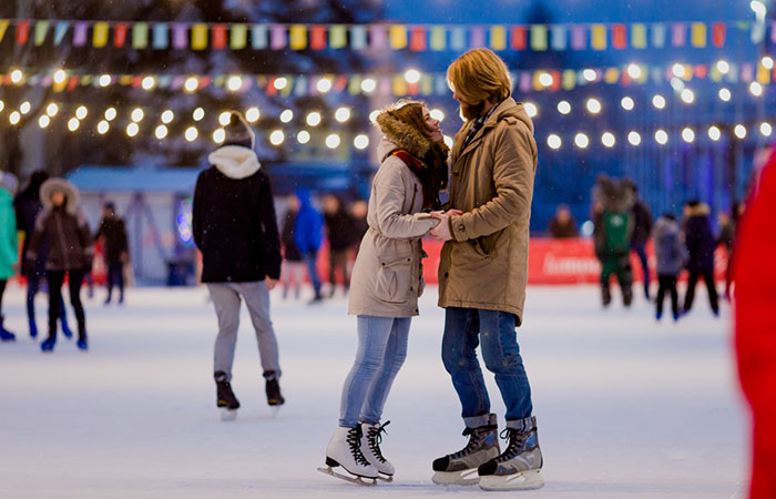 An exciting and fun outdoor date at the skating rink
