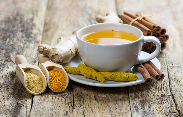 Ginger and turmeric tea for paleo diet