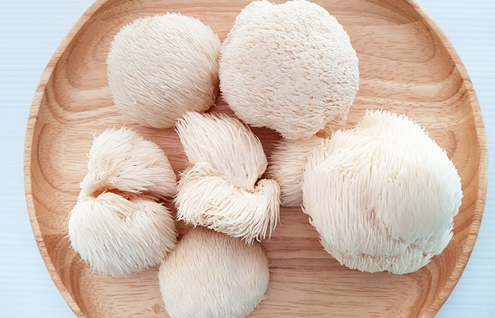 Lion’s mane mushrooms can be eaten raw