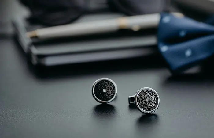 A pair of cufflinks