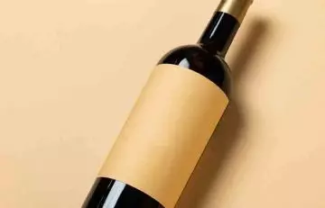Wine bottle as a wedding guest book alternative