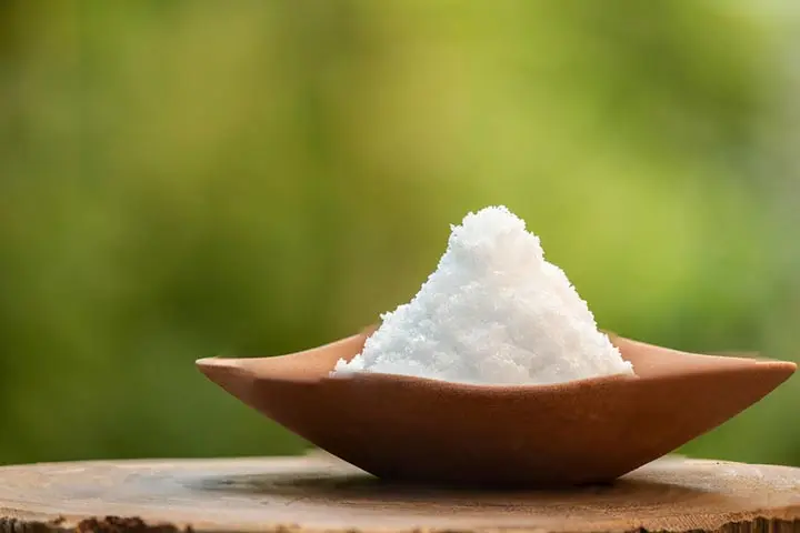 Epsom salt kept in a dish