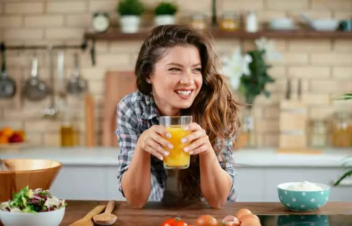 Fruit-juice-diets-don't-include-the-essential-nutrients-needed-to-burn-fat,-such-as-healthy-fats-and-protein