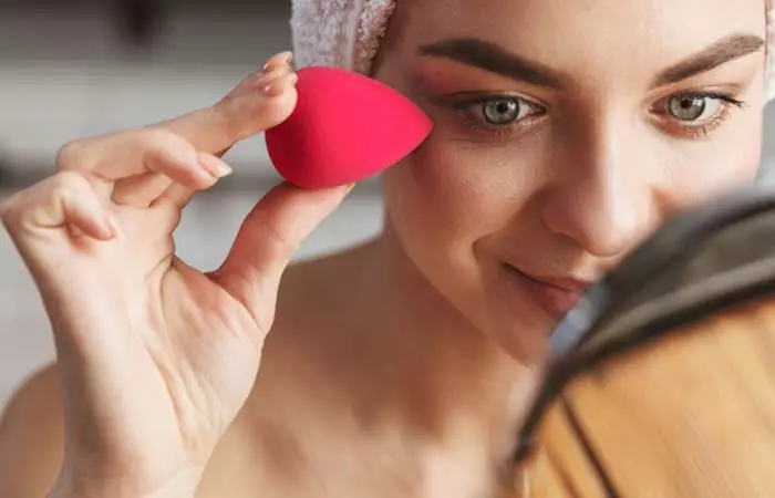 Not-Using-A-Wet-Makeup-Sponge