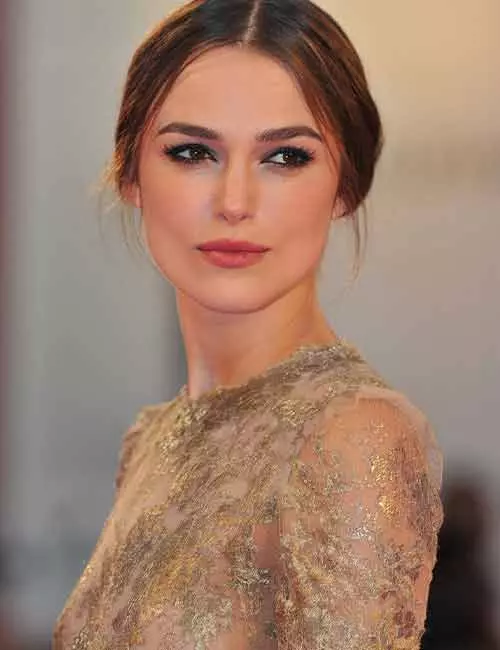 Apply-Eyelash-Powder