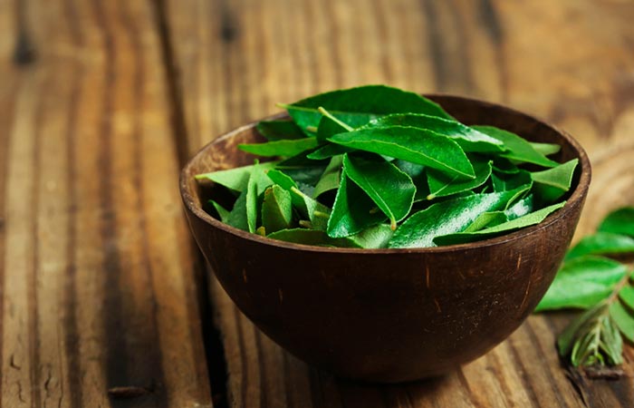 Curry-Leaves-Infusion
