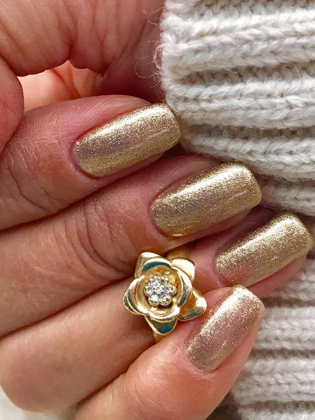 Ways to Incorporate Gold Into Your Manicures