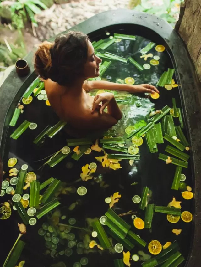 Benefits Of Taking A Salt Bath