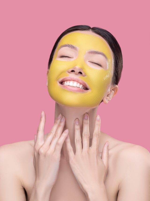 Glow with this expert-approved DIY brightening face mask