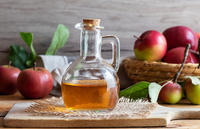 A jar of apple cider vinegar 