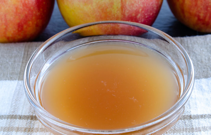 Apple cider vinegar in a bowl