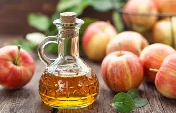 Apple cider vinegar to prevent split ends