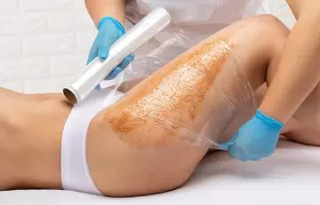 Castor oil and plastic wrap treatment on the stretch marks