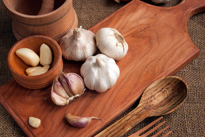Garlic as a home remedy to get rid of whiteheads.