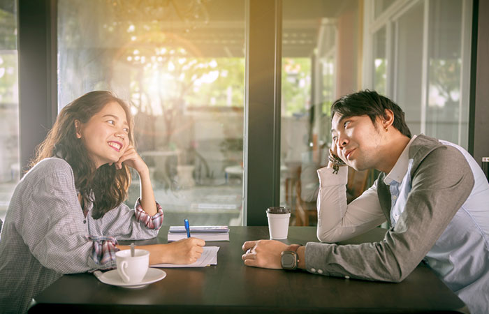 How to communicate with spouse by indulging in small talk