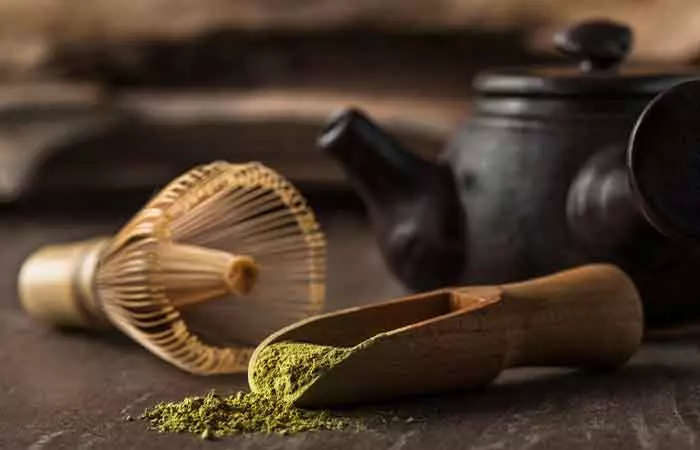Japanese-Women-Often-Use-Matcha-On-Their-Hair