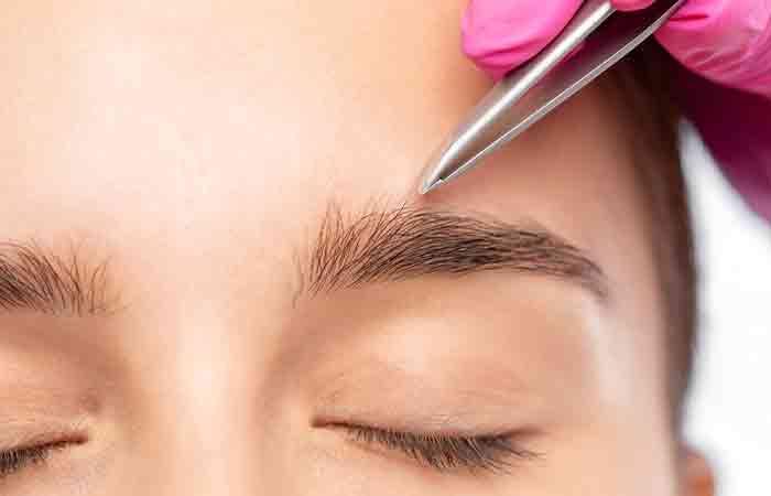 Shaping-Eyebrows