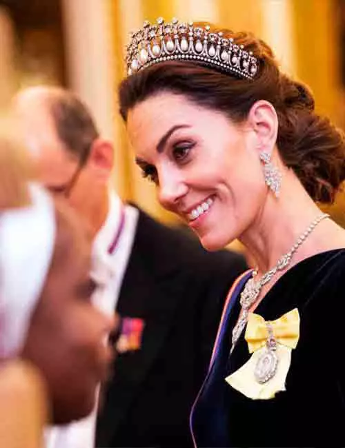 The-Lover's-Knot-Tiara