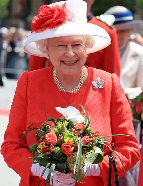 The-Maple-Leaf-Brooch