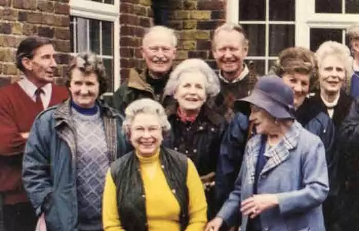 You-Must-Swap-Meals-With-A-Royal-Member-If-They-Suggest-You-Do-It