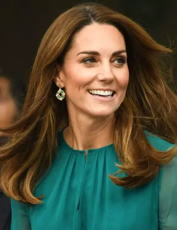 Kate Middleton's feathered straight hair