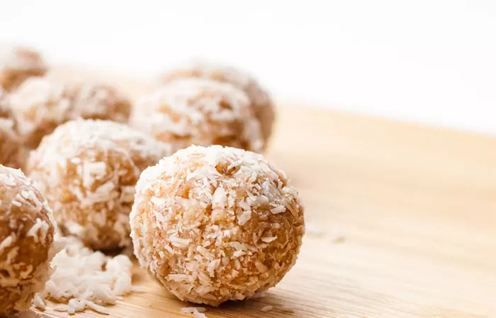 Coconut balls made with monk fruit sugar