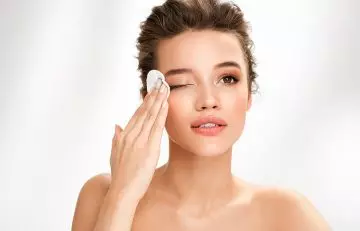Methods to remove waterproof eyeliner.