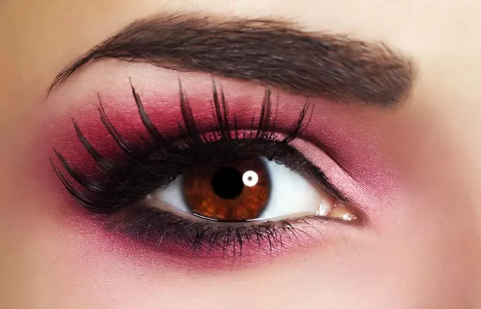 Spanish carmine red eyeshadow look