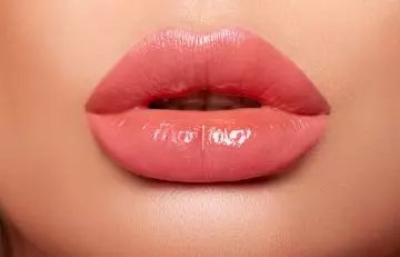 Use-A-Lot-Of-Lip-Gloss