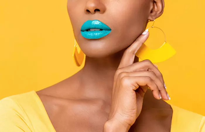 Use-Blue-Lipstick