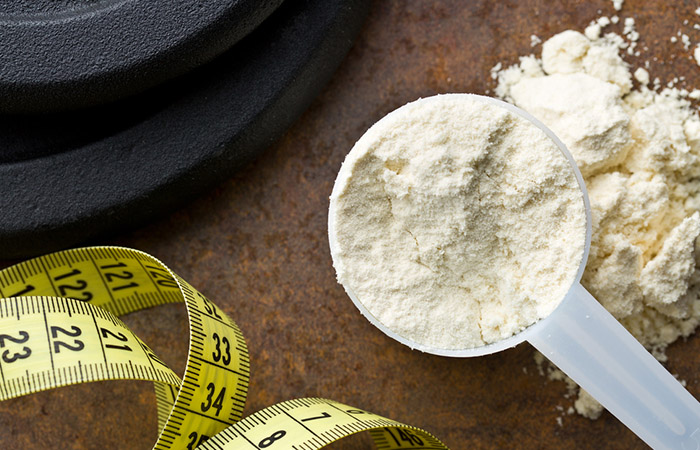  A scoop of whey protein