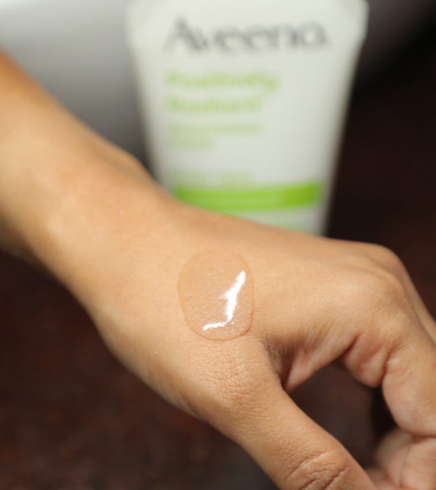 Aveeno Positively Radiant Skin Brightening Daily Scrub Review