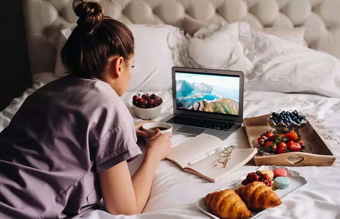 Eating Before Going To Bed Causes Weight Gain