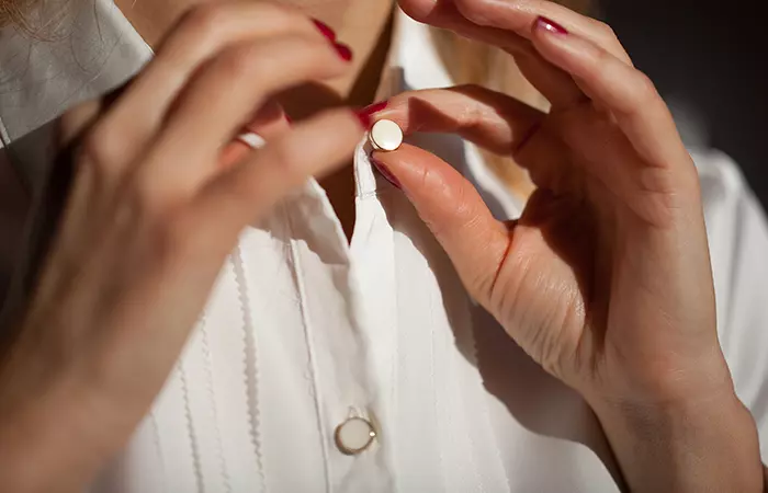 Match Your White Shirt With Red Lipstick