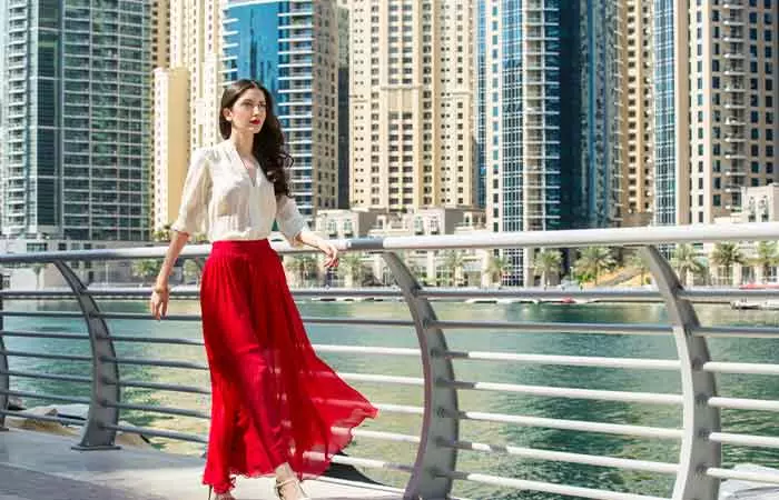 Maxi-Skirts-Look-Good-On-Short-People-Too