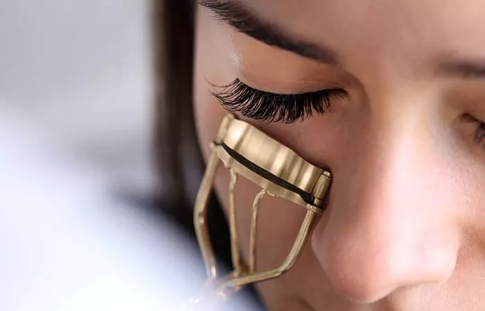 Separate Your Eyelashes Before Curling Them