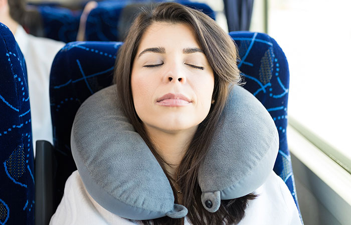 Wear The Travel Pillow Correctly
