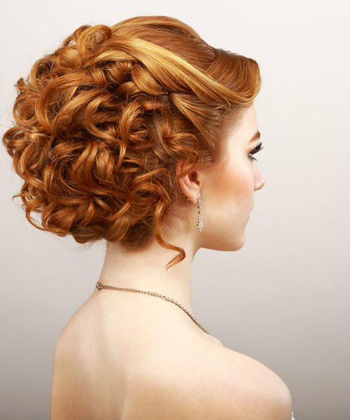 Curled bun flapper hairstyle