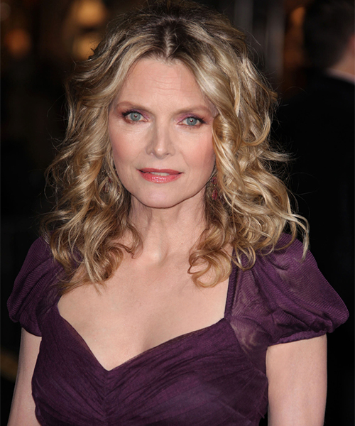 Hairstyle for heart-shaped faces inspired by Michelle Pfeiffer