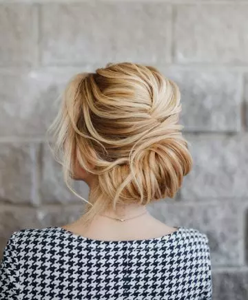 The casual mini French twist updo for medium hair