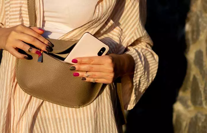 Keeping Your Phone In Your Purse