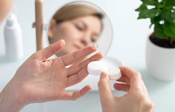 The Art Of Taking Out Contact Lenses