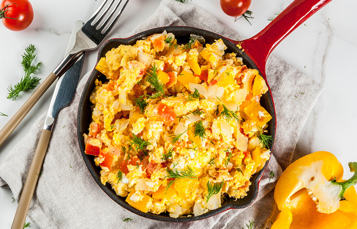 Scrambled egg with cheese for the vertical diet